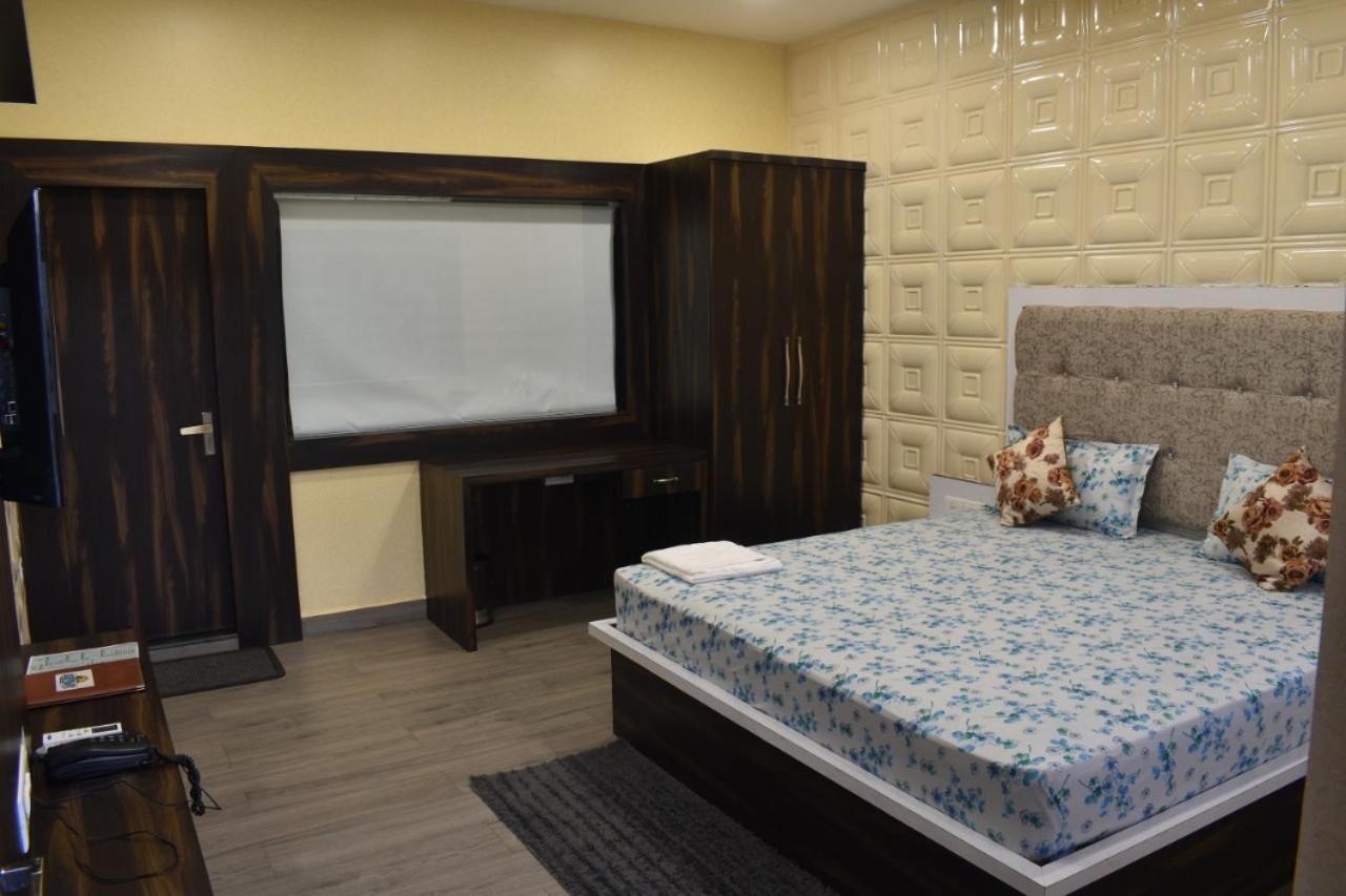 Midwaay Resort Patratu ภายนอก รูปภาพ