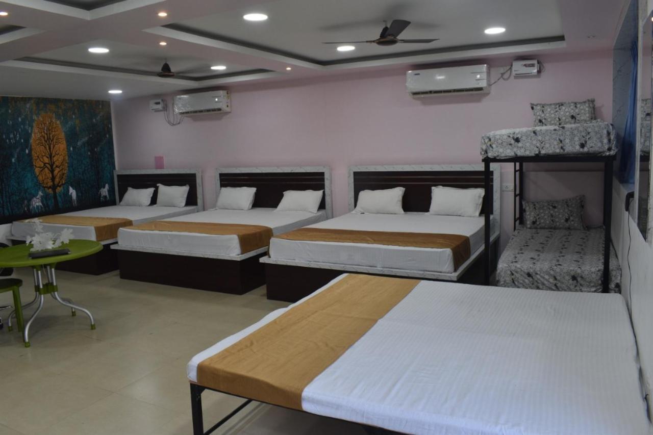 Midwaay Resort Patratu ภายนอก รูปภาพ