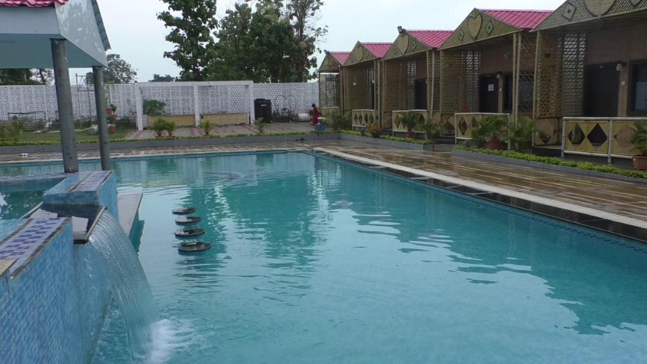 Midwaay Resort Patratu ภายนอก รูปภาพ
